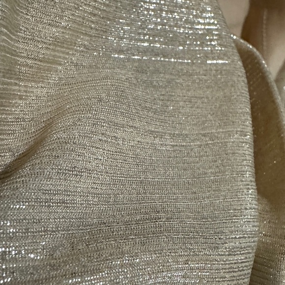 225 Shein | NWOT Gold Metallic Halter Mini Dress (Size XS) - 3for15 - Picture 7 of 15